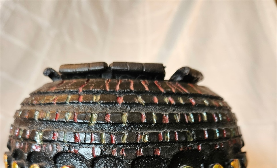 Raku ceramic building